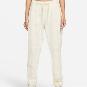 Nike Woman’s Mid-Rise Cloud-Dye Jogger
